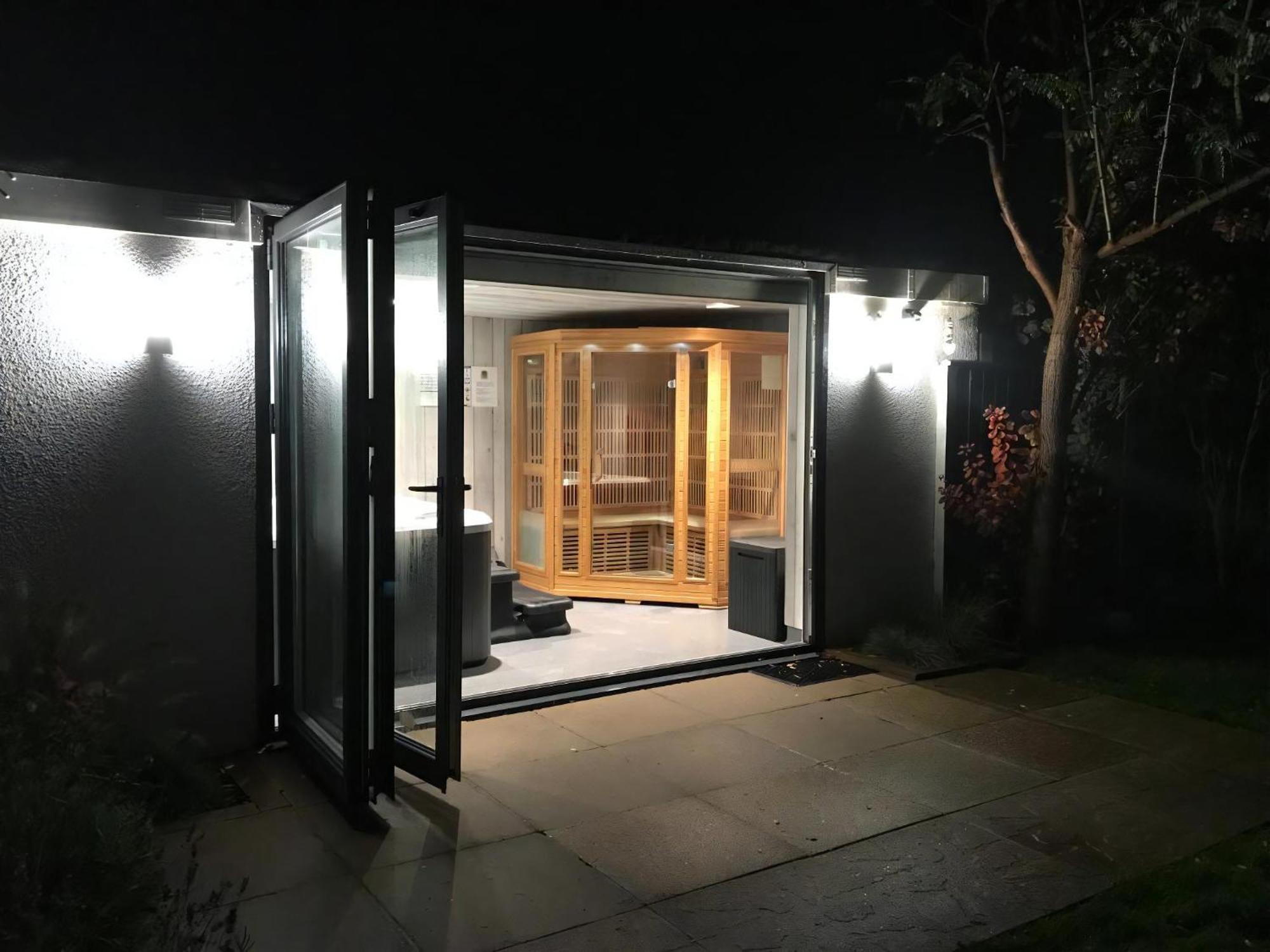 Stunning Cottage With A Private Hot Tub And Sauna In Norfolk Ref 99003Ac Lessingham Exterior foto